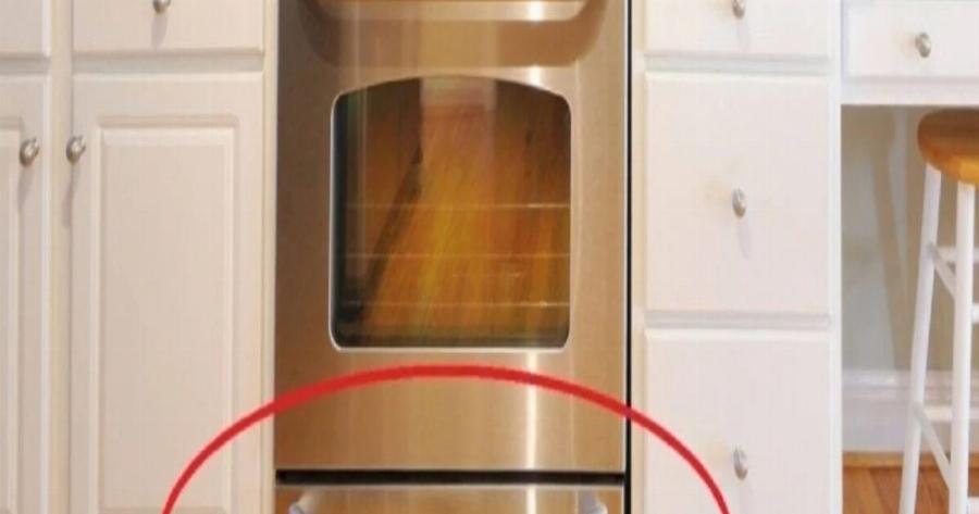 Σε τι χρησιμεύει το συρτάρι κάτω από τον φούρνο: Δεν είναι για να βάζουμε τα ταψιά
