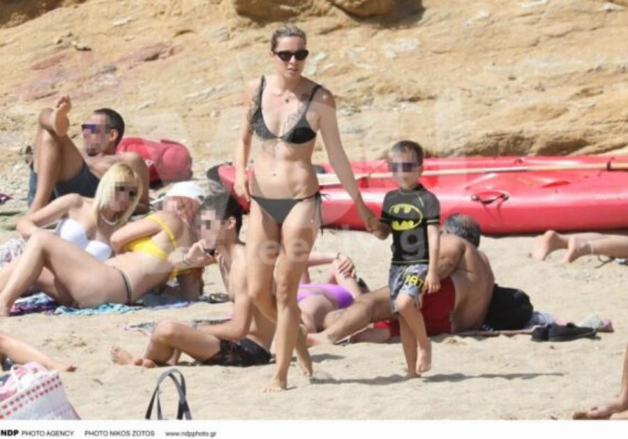 Πιο κούκλα από ποτέ: Η φωτογραφία χωρίς ρετούς της Μαριέττας Χρουσαλά στα 39, με μπικίνι και άψογη σιλουέτα