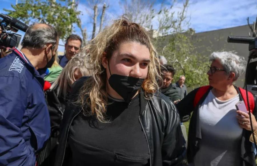 Δήμητρα Πισπιρίγκου: «Βρήκα την Ίριδα παγωμένη με σημάδια στο στόμα» – Η κατάθεση που καίει τη Ρούλα