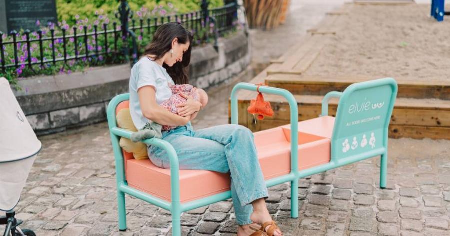 Παράδειγμα προς μίμηση το Βέλγιο: Το πρώτο παγκάκι δημόσιου θηλασμού είναι γεγονός και σπάει όλα τα ταμπού