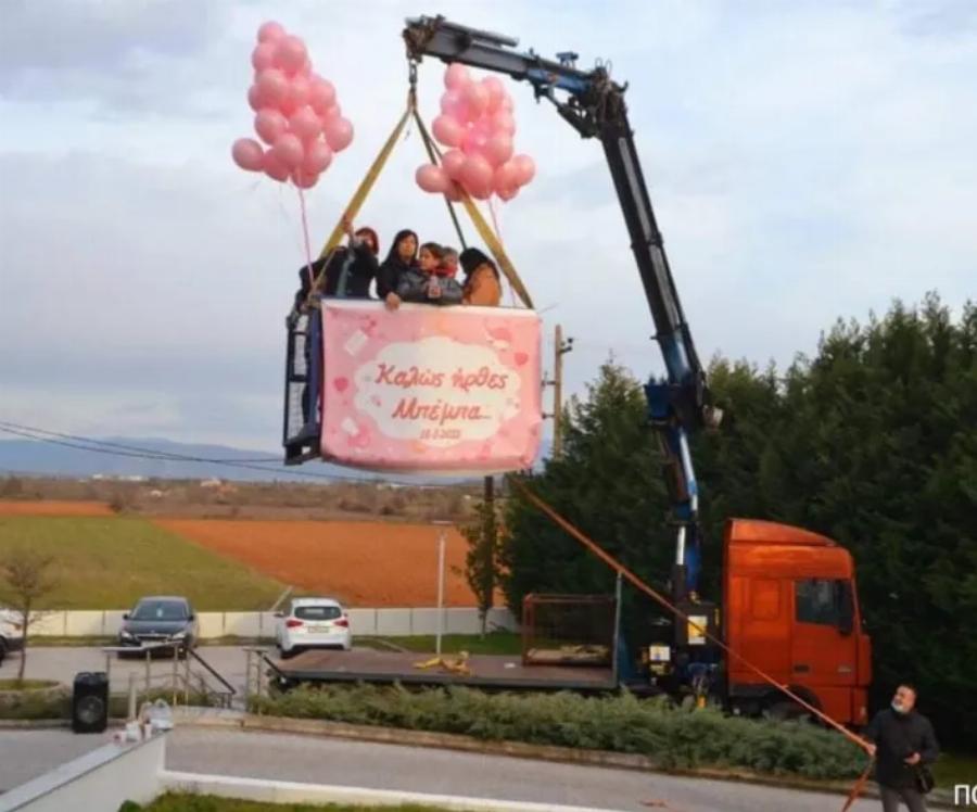 Συγκλονιστικές εικόνες από την Δράμα: Παππούς, τους πήγε επισκεπτήριο στο μαιευτήριο με τον Γερανό του