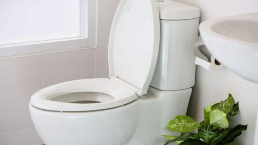 Καθαρισμός τουαλέτας: Η τέλεια συμβουλή καθαριότητας που θα κάνει το μπάνιο να λάμπει