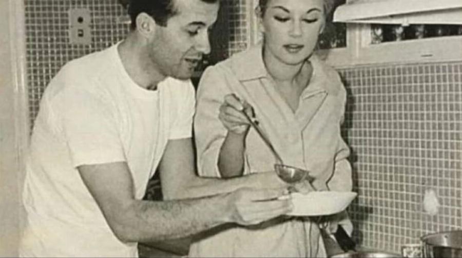 Δημήτρης Παπαμιχαήλ: Ο ξυλοδαρμός της Αλίκης, ο λόγος που έβγαλε από την διαθήκη τον γιο του, οι γυναίκες της ζωής του και το απρόσμενο τέλος στο εξοχικό