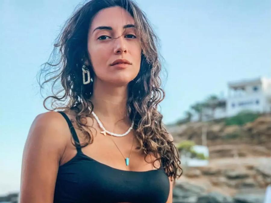 Η Στέλλα του “Σασμού” ανεβάζει τη θερμοκρασία στα ύψη: Η Ευγενία Σαμαρά ποζάρει με μπικίνι και προκαλεί χαλασμό