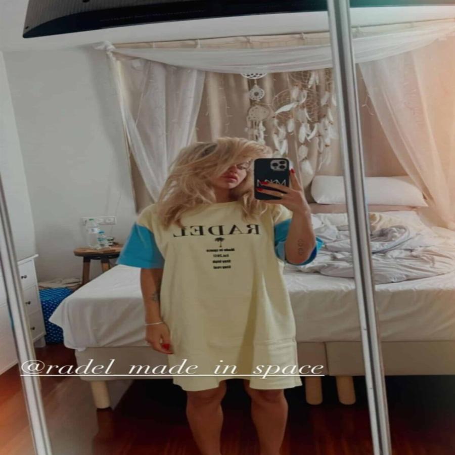 Σαν να βγήκε από παραμύθι: Ονειρική η κρεβατοκάμαρα των νιόπαντρων Καπότση και Μεταξά – Με ονειροπαγίδες και κουνουπιέρα