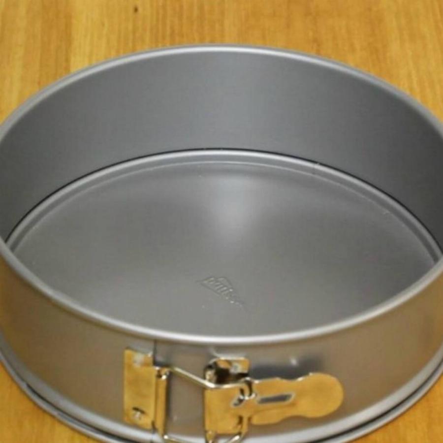 Τέρμα η σκουριά: Το κόλπο με 2 υλικά για να την εξαφανίσετε από τα παλιά σας σκεύη σε χρόνο μηδέν