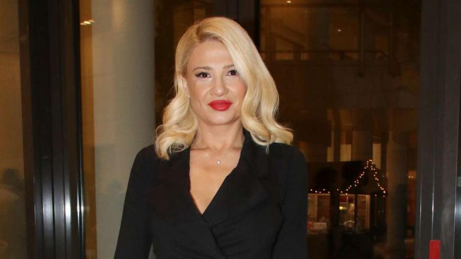 Οριστικό τέλος για τη Φαίη Σκορδά: Ξέσπασε σε κλάματα αποχαιρετώντας τους συνεργάτες της φεύγοντας από τον ΑΝΤ1