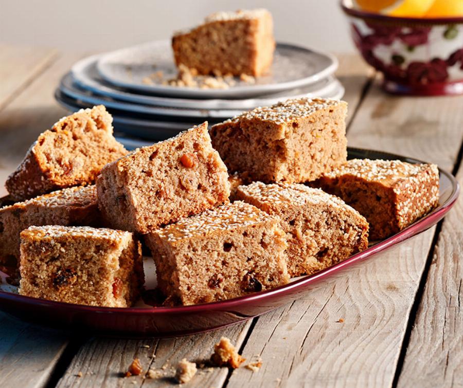 Πως να φτιάξετε φανουρόπιτα: Μοναστηριακή συνταγή και η Ευχή