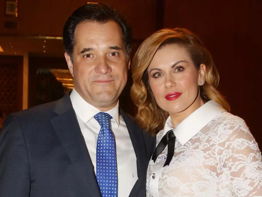 “Αν είναι δυνατόν να χτύπησα τη σύζυγό μου”: Οργή του Άδωνι Γεωργιάδη για όσα ακούγονται