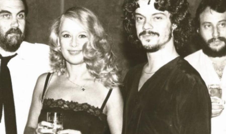 Βλάσσης Μπονάτσος: Ο αναπάντεχος έρωτας με την Αλίκη Βουγιουκλάκη, η γέννηση της κόρης του και το οδυνηρό τέλος στο απόγειο της καριέρας του