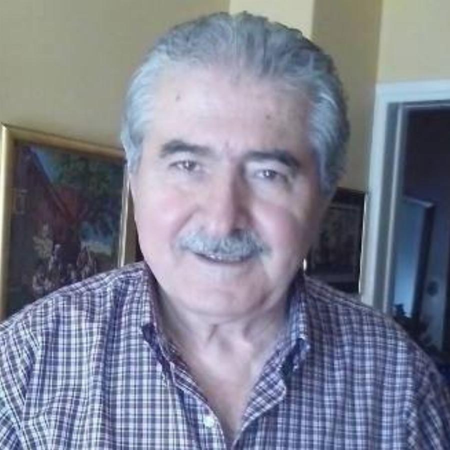 Πως είναι σήμερα ο καθολικός ιερέας από το «Παρά Πέντε»; Δεν θα πιστεύετε πόσο έχει αλλάξει