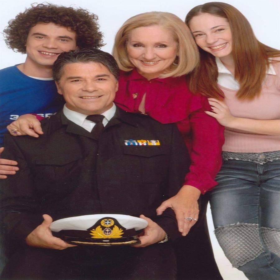 “Η ώρα η καλή”: Ποιος θυμάται τον Θέμη από την γνωστή ελληνική σειρά; Πως είναι σήμερα ο ηθοποιός και με τι ασχολείται