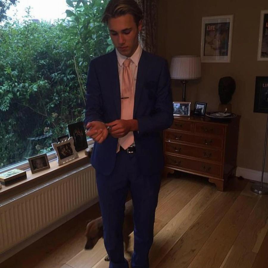 Τραγωδία με ελικόπτερο στα Σπάτα: «Σκουπίδια όσα γράφονται» λέει η αδερφή του 22χρονου – «Ψέμα» ότι γύρισε για να βγάλει selfie