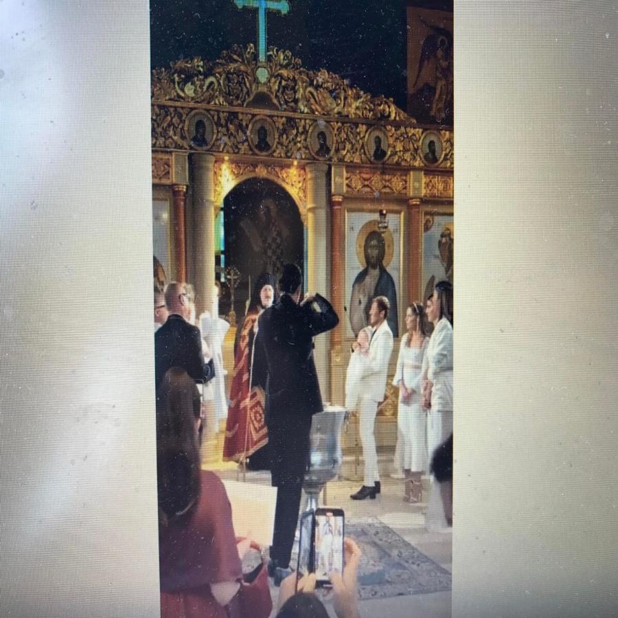 Αρχιεπίσκοπος Ελπιδοφόρος: Ευλόγησε τη βάφτιση παιδιών γκέι ζευγαριού