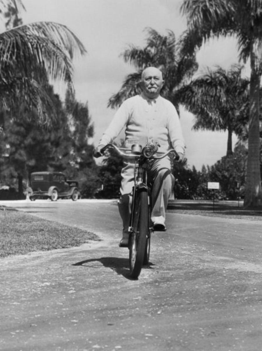 Το μεγάλο μίσος των αδελφών Kelloggs: Η ιστορία πίσω από το προϊόν που δημιουργήθηκε κατά τύχη και μπαίνει σε όλα τα σπίτια