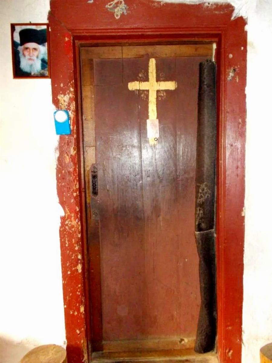 Άγιος Παΐσιος: Στο εσωτερικό του κελιού του στο Άγιο Όρος