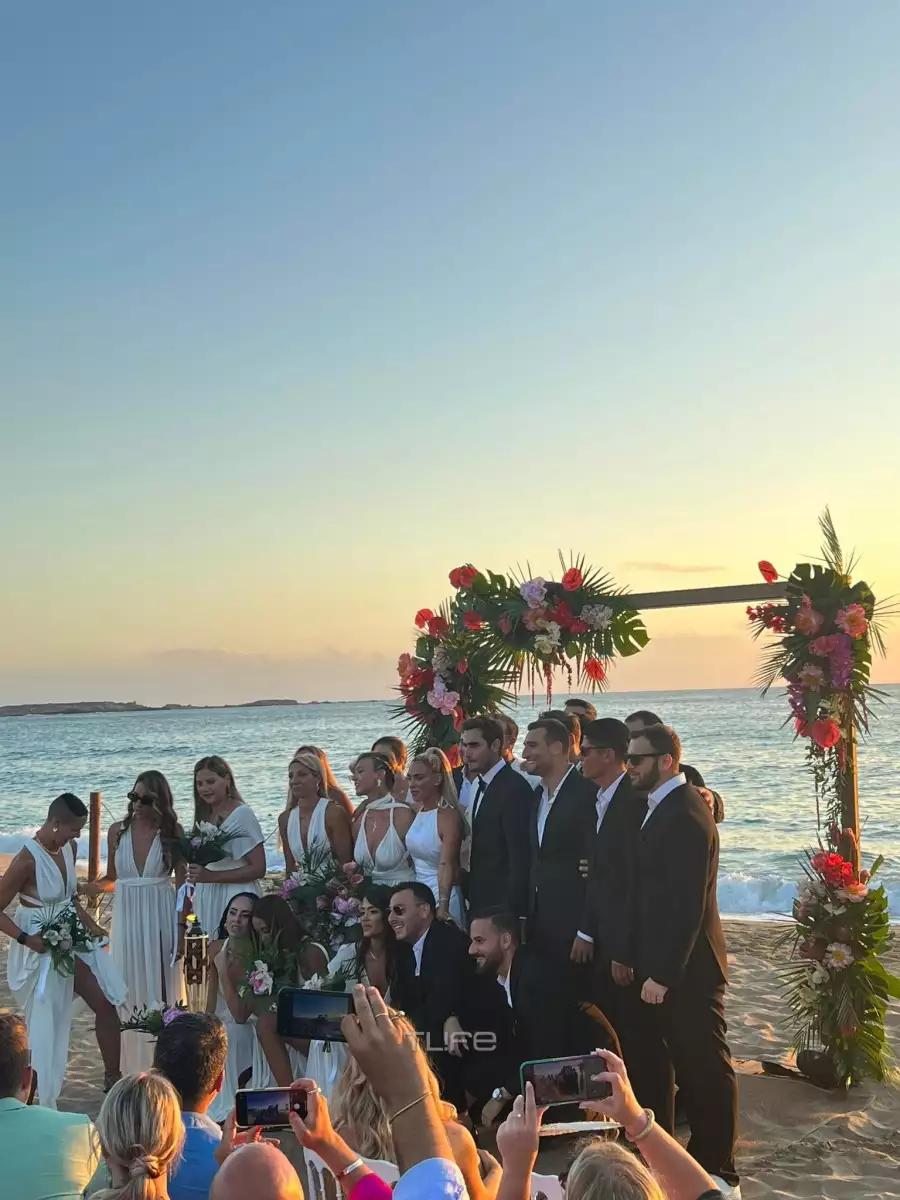 Παντρεύτηκαν χθες: Ο ονειρικός γάμος της Κόνι Μεταξά και του Μάριου Καπότση – Το παραμυθένιο νυφικό, οι 6 κουμπάροι και… πουθενά παιδιά