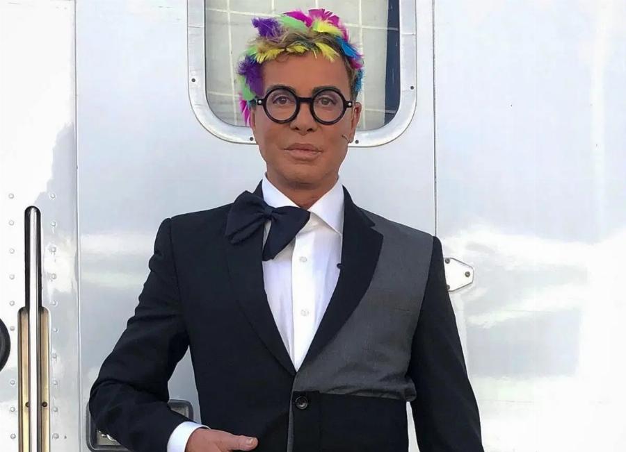 Λάκης Γαβαλάς: «Χ@στηκα για το σπίτι στη Μύκονο. Δεν με ενδιαφέρει καθόλου. Το σπίτι το χαίρεται Αιγύπτιος.»