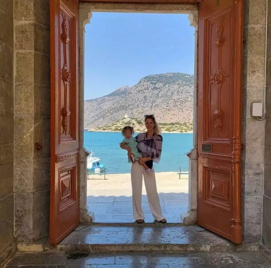 Καλοκαιρινή απόδραση με 4 παιδιά: Σε διακοπές ο Γιώργος Λιανός με τα παιδιά και την σύντροφό του