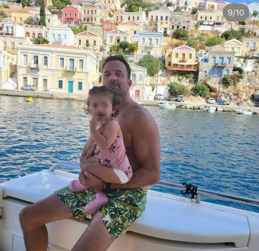 Καλοκαιρινή απόδραση με 4 παιδιά: Σε διακοπές ο Γιώργος Λιανός με τα παιδιά και την σύντροφό του