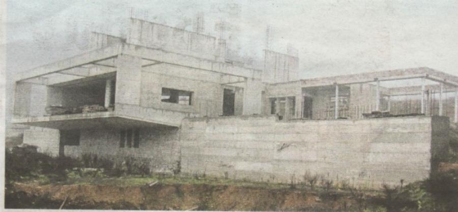 Ξεκίνησαν να το χτίζουν, το παράτησαν και κάηκε: Το πανέμορφο σπίτι που ετοίμαζαν Ζέτα Μακρυπούλια και Μιχάλης Χατζηγιάννης πριν χωρίσουν