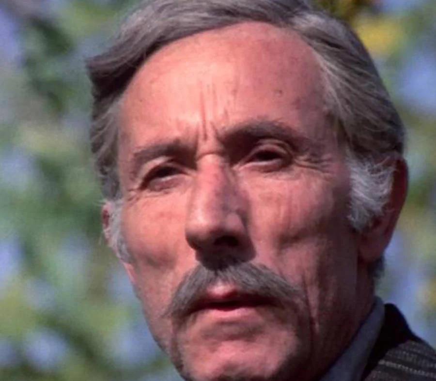 Μάνος Κατράκης: Ο τζόγος που τον κατέστρεψε, οι τρεις γάμοι στην ζωή του, τα δίδυμα που έχασε και ο όγκος στου πνεύμονες