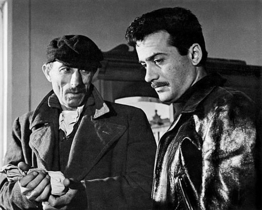 Μάνος Κατράκης: Ο τζόγος που τον κατέστρεψε, οι τρεις γάμοι στην ζωή του, τα δίδυμα που έχασε και ο όγκος στου πνεύμονες