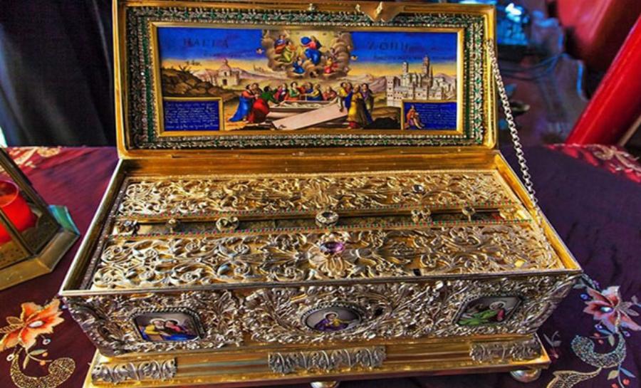 Απόκτηση θυγατέρας μετά από 13 χρόνια γάμου: Θαύμα της Τιμίας Ζώνης της Υπεραγίας Θεοτόκου