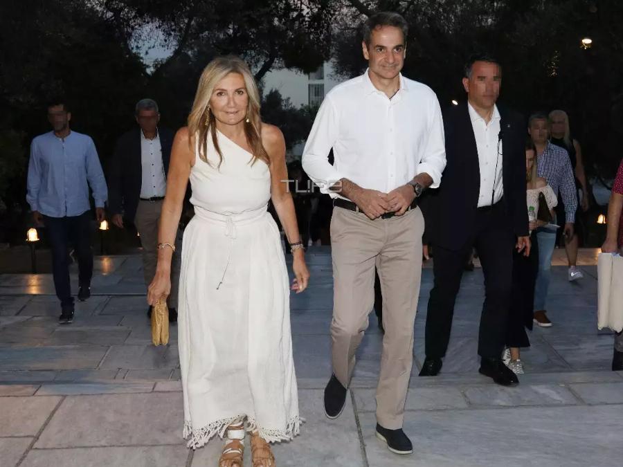 Μαρέβα Μητσοτάκη: Πιο λαμπερή από ποτέ στο Ηρώδειο με αρχαιοελληνική εμφάνιση μαζί με τον Κυριάκο