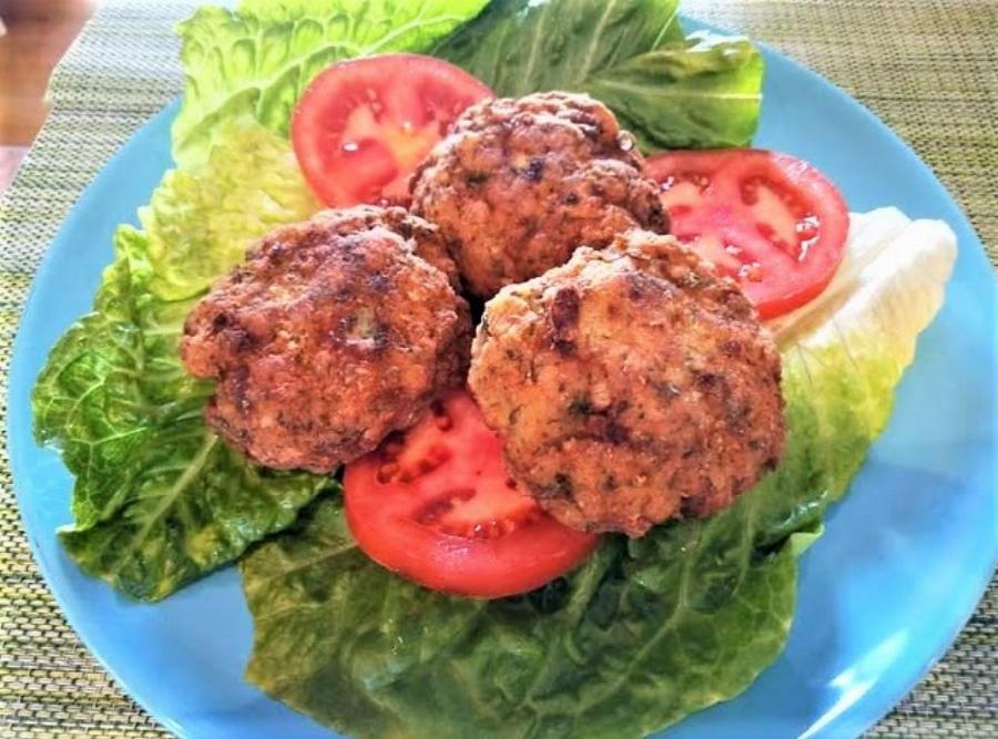 Ο απόλυτος μεζές: Λαχταριστά νηστίσιμα μπιφτέκια γαρίδας – Ελαφριά και λαχταριστά όπως τα φτιάχνουν στη ψαροταβέρνα