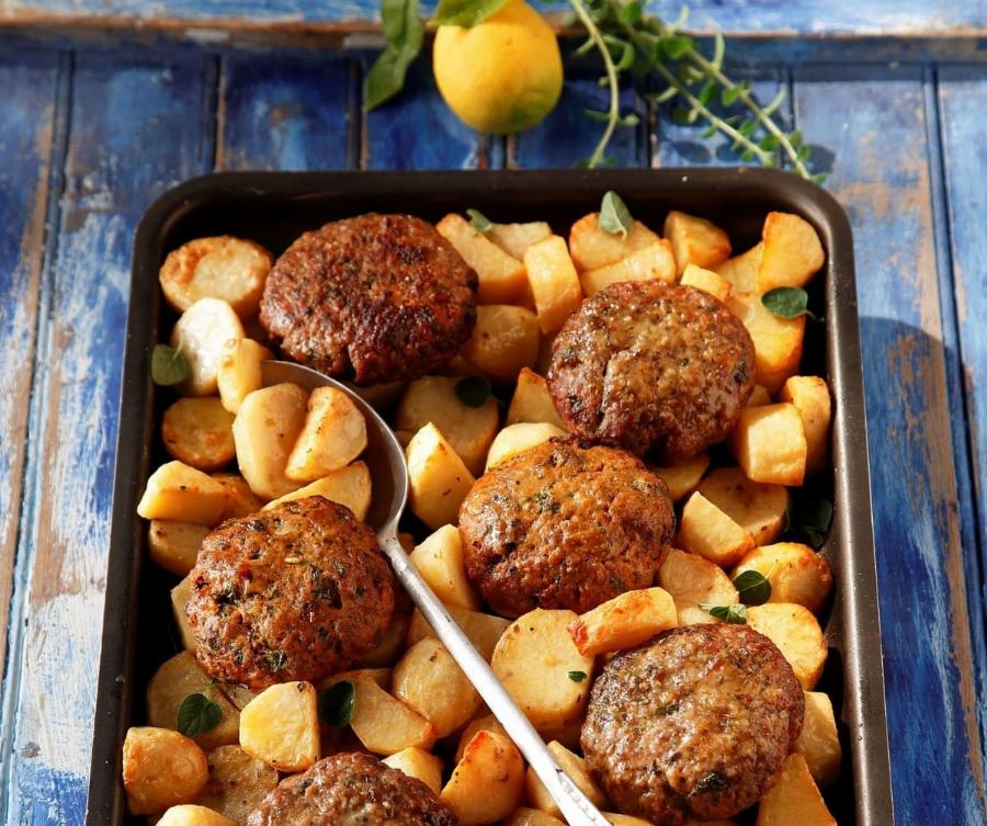 Μπιφτέκια για μερακλήδες: Τα 5 κόλπα των σεφ για να είναι αφράτα και ζουμερά – Το μυστικό κρύβεται στην συνταγή