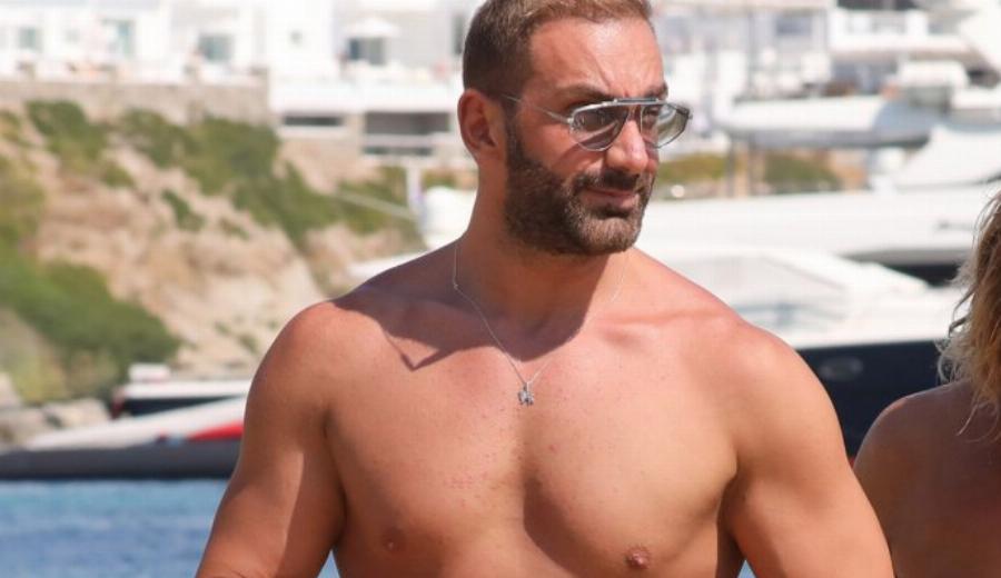 Από τους πιο περιζήτητους Έλληνες: Ο Νίκος Κοκλώνης φόρεσε το μαγιό του και οι γυναίκες τα έχασαν με το καλλίγραμμο σώμα του