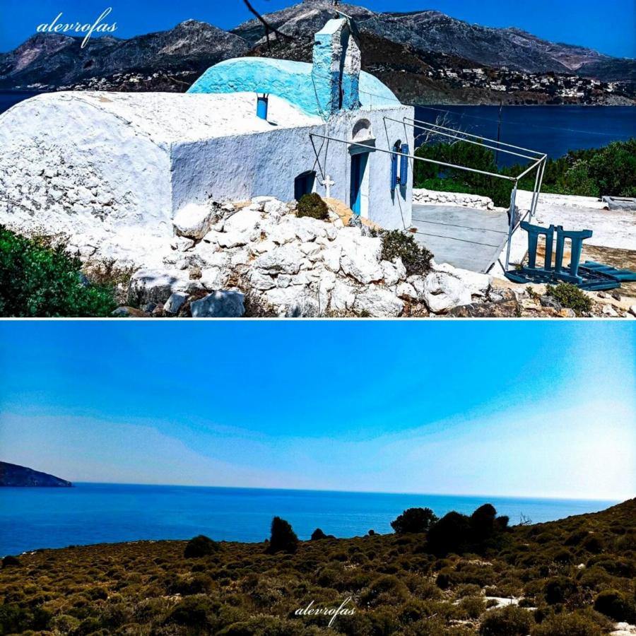 Αγία Κυριακή: Το εντυπωσιακό νησάκι και η γαλανόλευκη ζωγραφισμένη στα βράχια