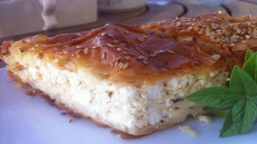 Μπουκιά και συχώριο: Αφράτη vegan τυρόπιτα – Πανεύκολη συνταγή και πεντανόστιμη