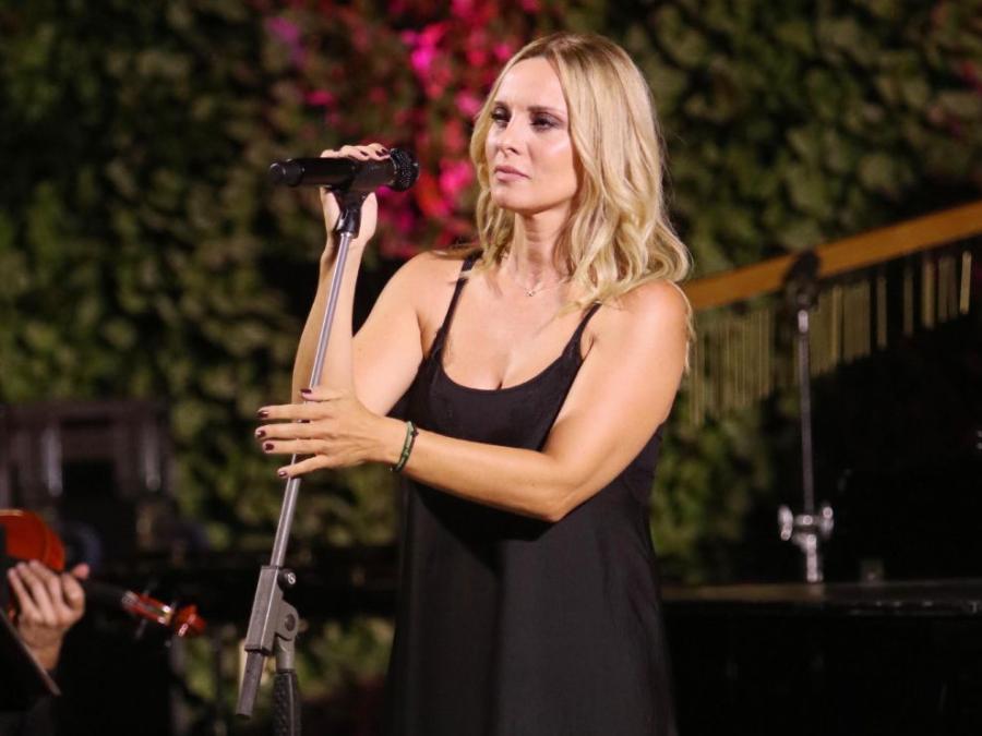 Μοιάζουν σαν δύο σταγόνες νερό: Η Πέγκυ Ζήνα μας έδειξε για πρώτη φορά την κόρη της και είναι ολόιδια η μητέρα της