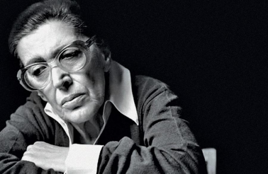 Ντίνα Κώνστα: Οι 17 επικές ατάκες της «Ντένης Μαρκορά» που έγραψαν ιστορία και έμειναν αξέχαστες