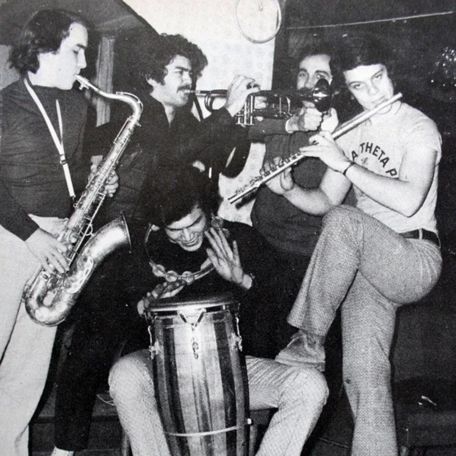 Βλάσσης Μπονάτσος: Ο αναπάντεχος έρωτας με την Αλίκη Βουγιουκλάκη, η γέννηση της κόρης του και το οδυνηρό τέλος στο απόγειο της καριέρας του