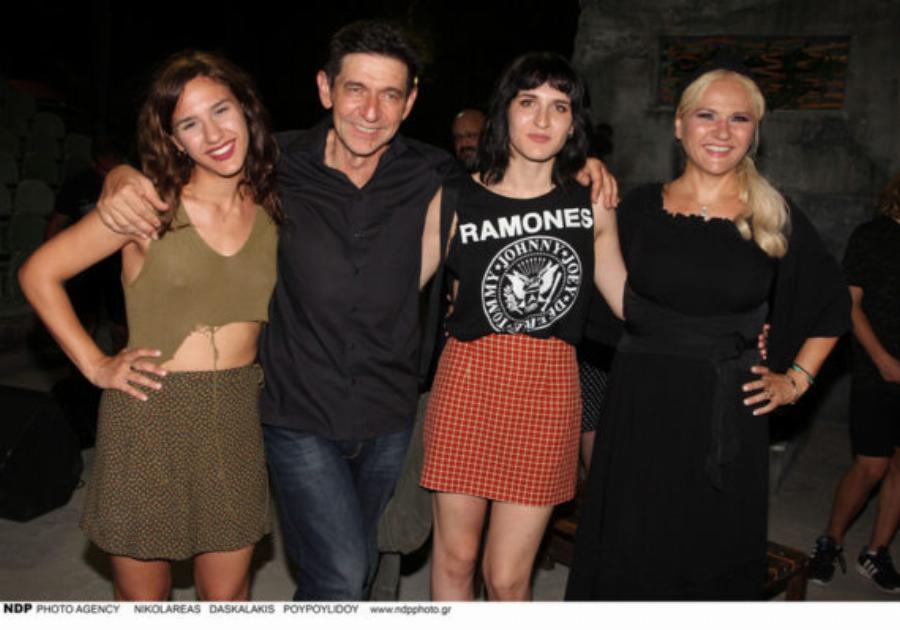 Μπέσυ Μάλφα – Γεράσιμος Σκιαδαρέσης: Οι δίδυμες κόρες τους είναι ταλαντούχες σαν τους γονείς τους