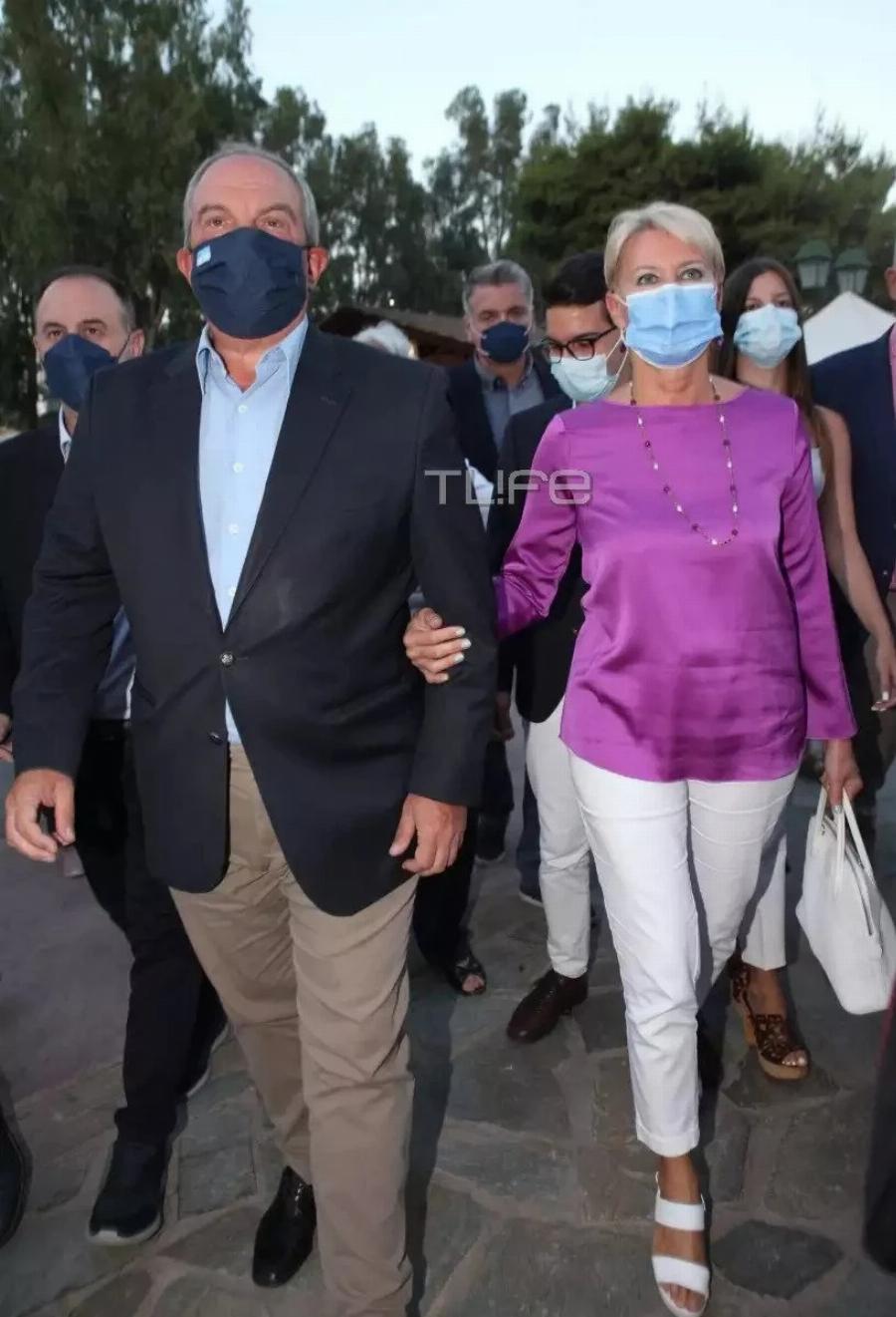 Δεν πήραν τα μάτια από πάνω τους: Η δημόσια εμφάνιση του Κώστα Καραμανλή και της Νατάσας Παζαΐτη που σχολιάστηκε