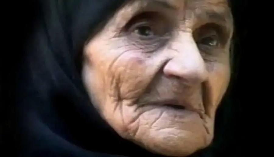 «Θα βάλουν μπροστά σας τον “Σταυρό” και το “Ψωμί” και θα σας πουν διαλέξτε!»: Προφητείες Γερόντισσας Λαμπρινής