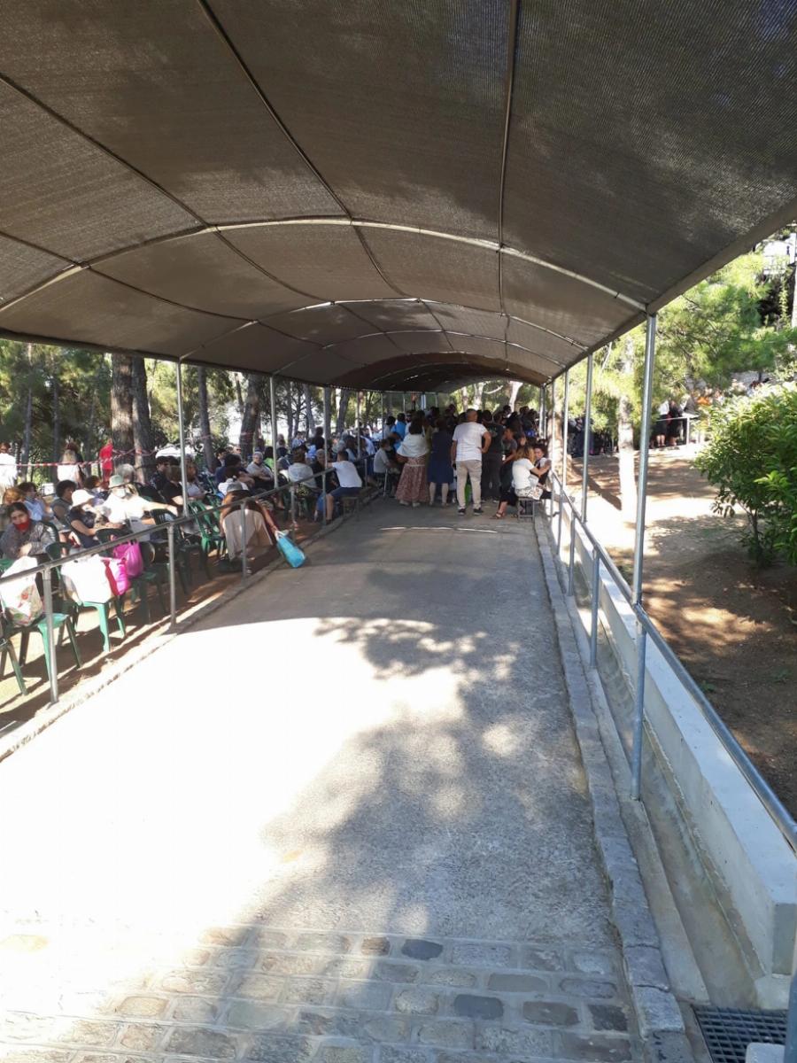 Άγιος Παΐσιος: Λαοθάλλασα κόσμου στον τάφο του Αγίου στην Θεσσαλονίκη