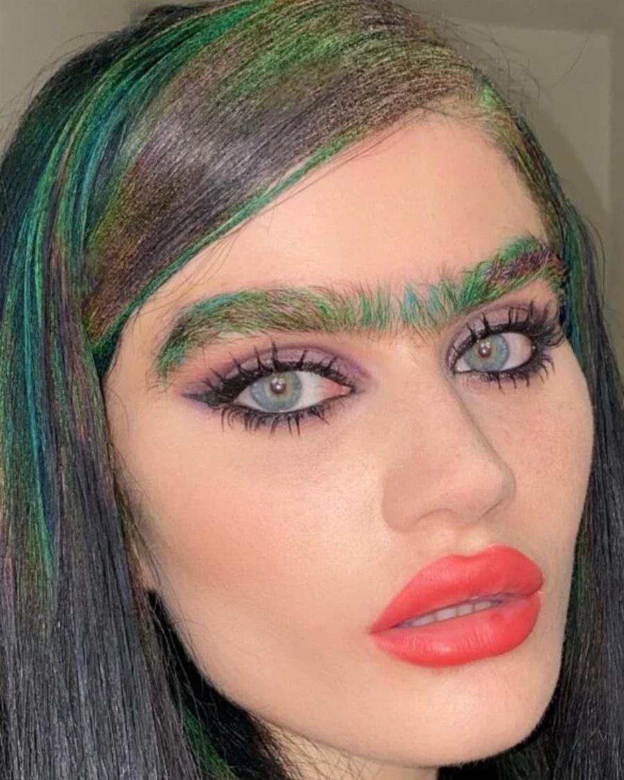 Μείναμε με το στόμα ανοιχτό: Η Σοφία Χατζηπαντελή έκανε την μεγάλη αλλαγή στα φρύδια της και έγινε άλλος άνθρωπος