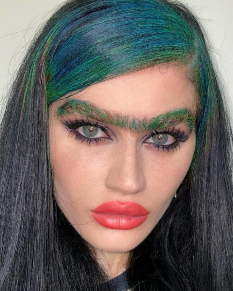 Μείναμε με το στόμα ανοιχτό: Η Σοφία Χατζηπαντελή έκανε την μεγάλη αλλαγή στα φρύδια της και έγινε άλλος άνθρωπος