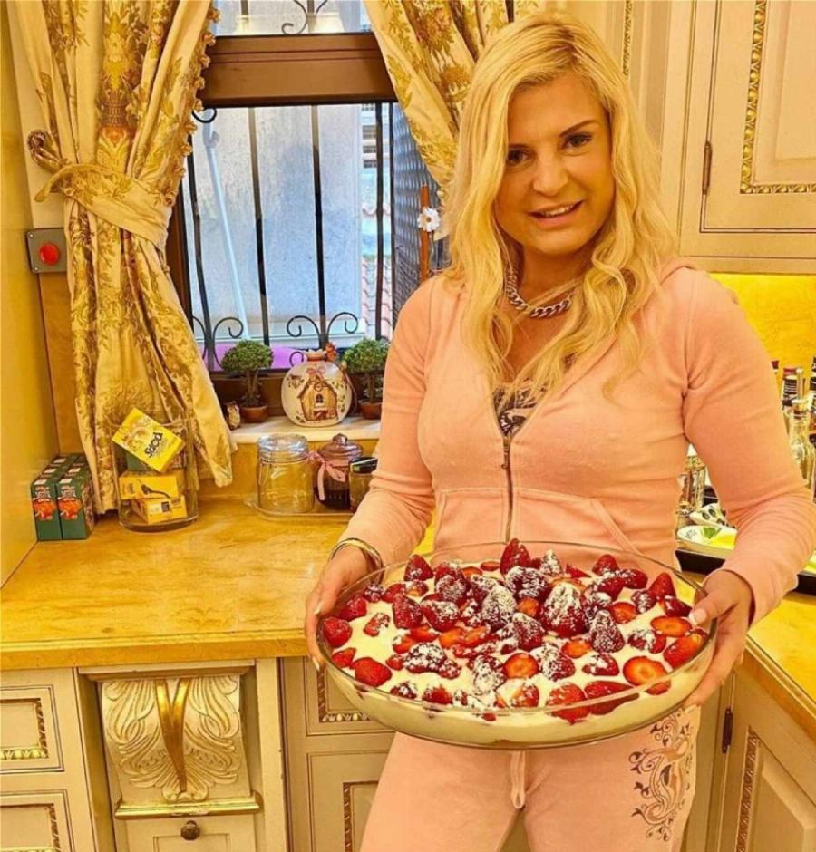 Η απόλυτη χλιδή: Το χρυσό παλάτι της Μαρίνας και του Γιώργου Πατούλη στα Βόρεια Προάστια  – Τώρα το νοικιάζουν