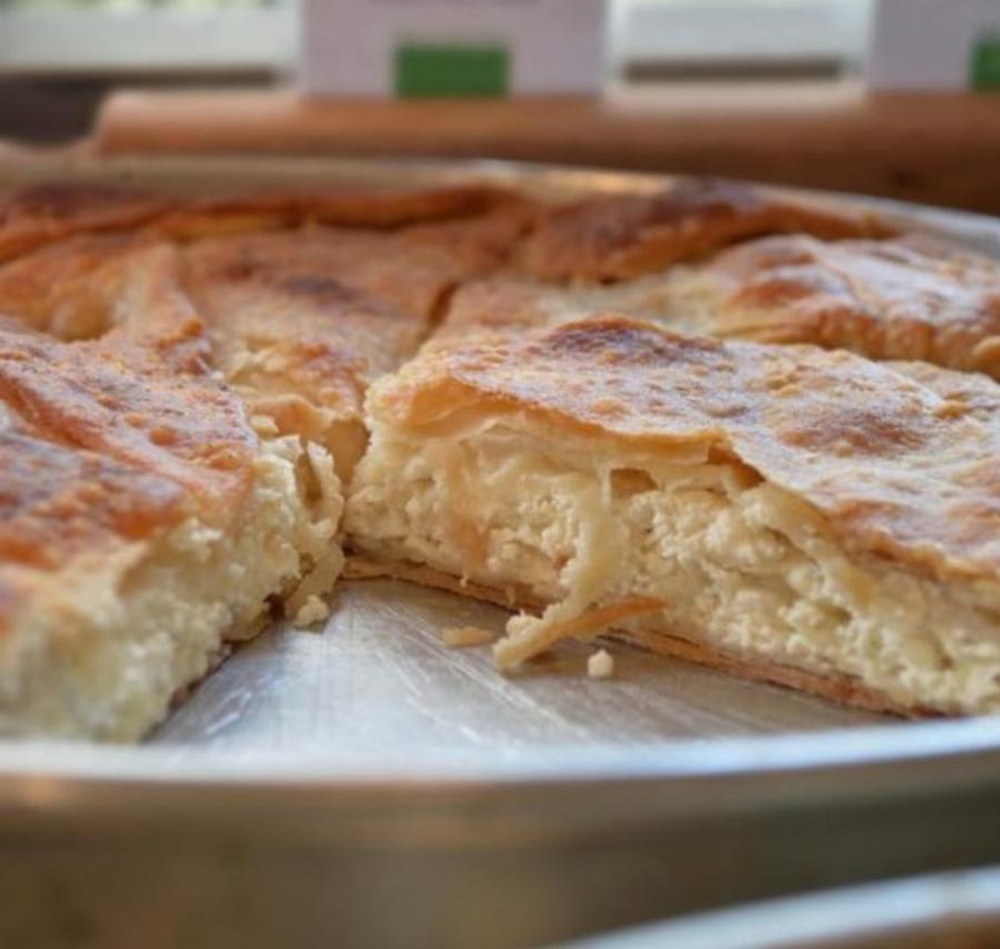 Απευθείας από το Μέτσοβο: Η εύκολη συνταγή για Κασιάτα η παραδοσιακή τυρόπιτα με φέτα – Ιδανική για το κυριακάτικο τραπέζι