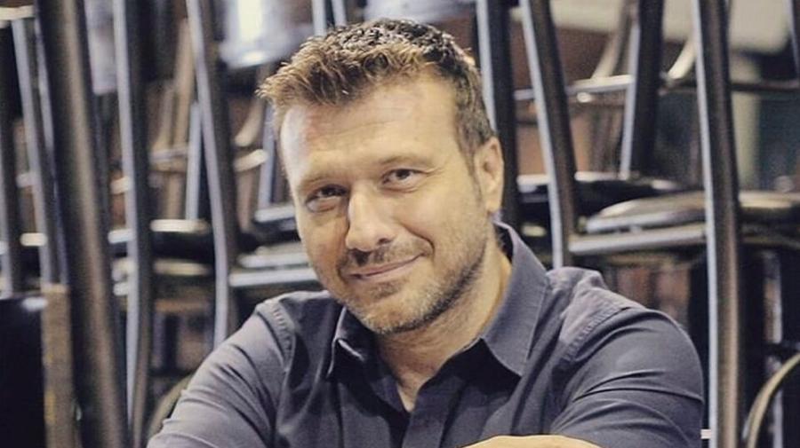 Δεν τελείωσαν το σχολείο και όμως αυτό δεν τους εμπόδισε να πετύχουν: 11 περιπτώσεις Ελλήνων διάσημων που τα κατάφεραν