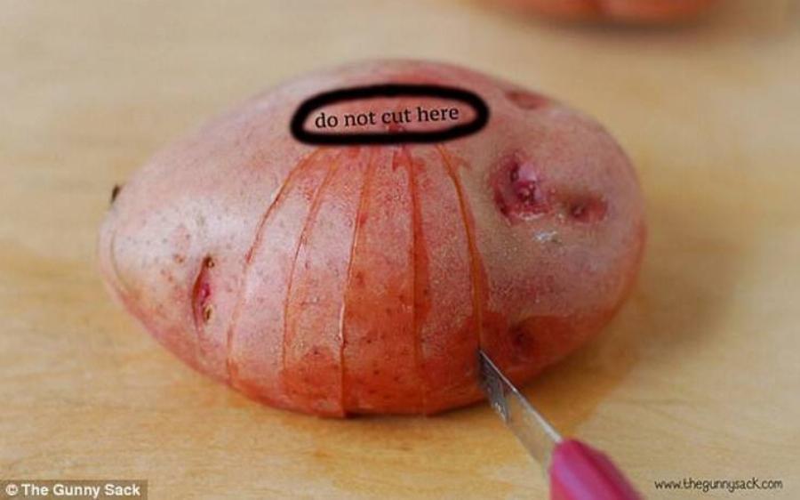 Οι σεφ αποκαλύπτουν για την τέλεια ψητή πατάτα: Το κόλπο που εγγυάται επιτυχία και έχει γίνει viral