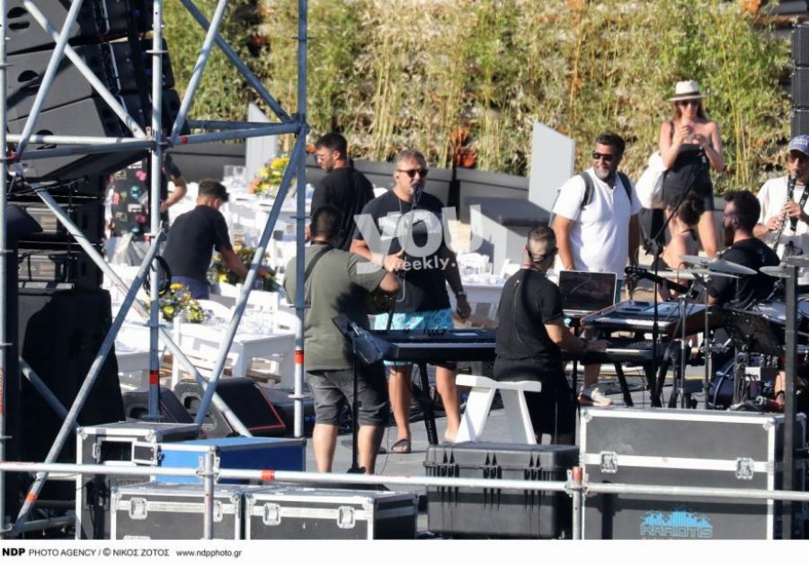 Τρελό γλέντι στην Μύκονο για διάσημους: Ξεσάλωσαν στην συναυλία του Ρέμου, Σπανούλης και Χοψονίδου