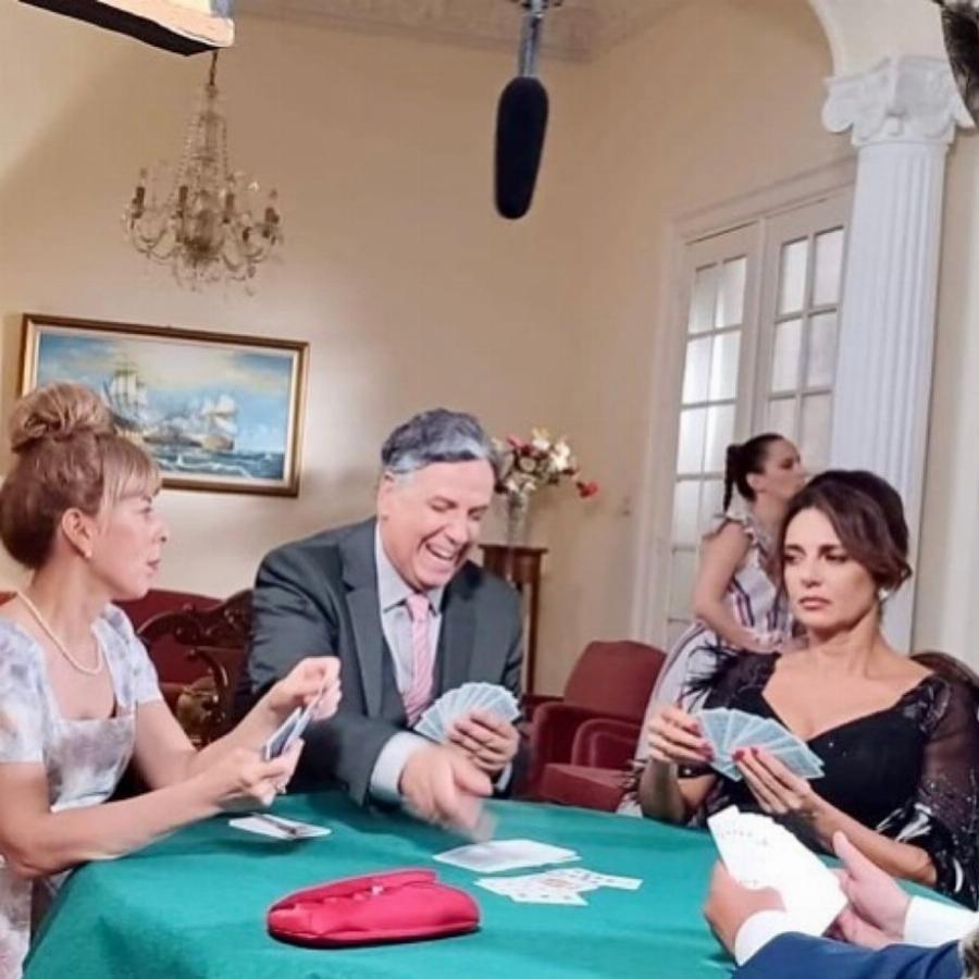 Σαν να μην πέρασε μία μέρα: Τότε ήταν 25 και τώρα 49  – Τι κάνει ο «Νικόλας» από το Κων/νου και Ελένης