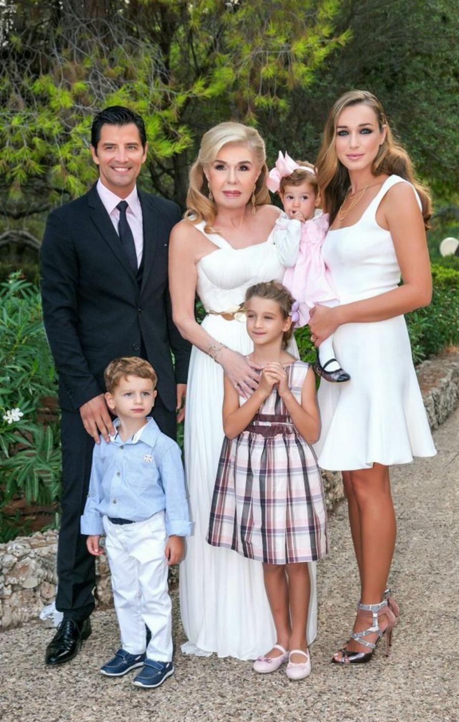 Σάκης Ρουβάς: Η δουλειά ως οικοδόμος, ο χωρισμός των γονιών του, ο έρωτας με τη Ζυγούλη και ο θάνατος που τον τσάκισε